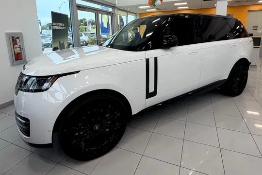 2024 Land Rover Range Rover P400 SE LWB