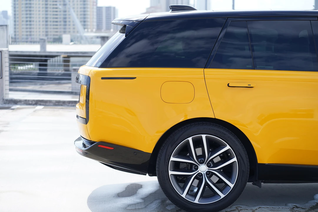 2024 Land Rover Range Rover L460 - Image 17 of 31