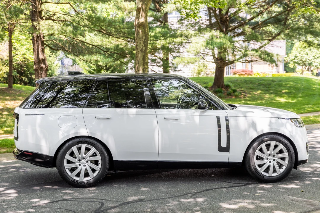 2024 Land Rover Range Rover L460 - Image 3 of 31