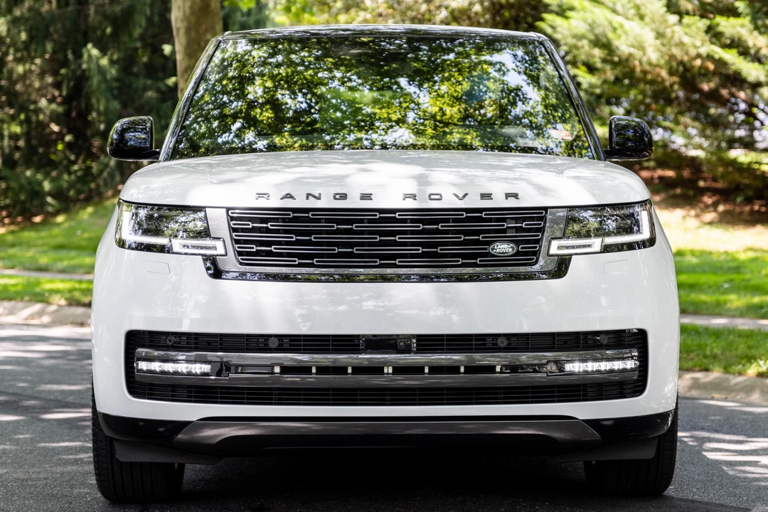 2024 Land Rover Range Rover L460 - Image 2 of 31