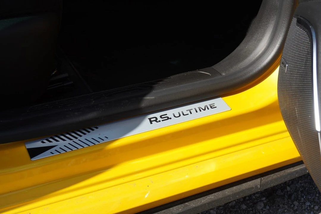 2024 Renault Megane 4th Gen - Image 25 of 31