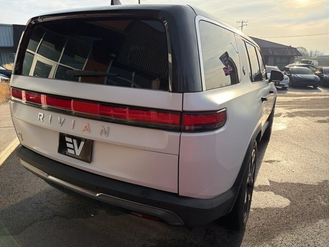 2024 Rivian R1S - Image 8 of 21