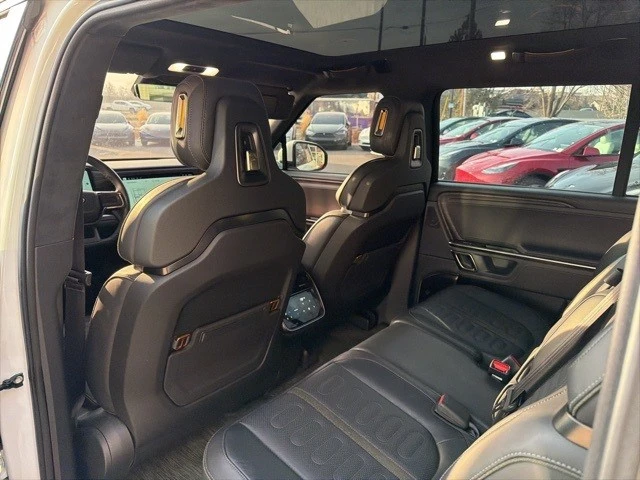 2024 Rivian R1S - Image 14 of 21
