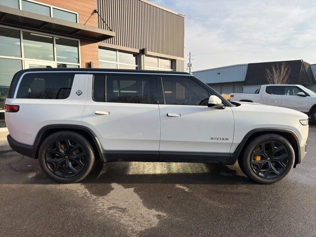 2024 Rivian R1S - Image 9 of 21