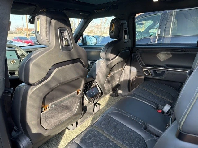 2024 Rivian R1S - Image 15 of 21