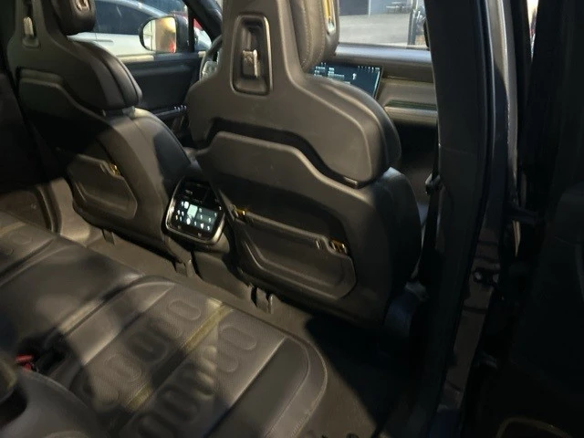 2024 Rivian R1S - Image 19 of 21