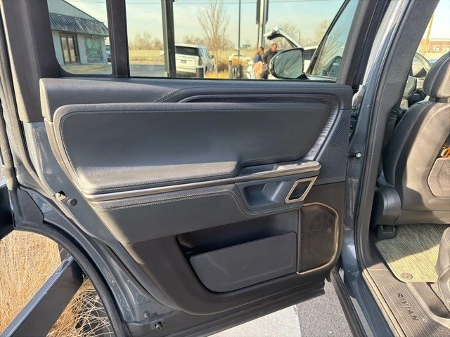2024 Rivian R1S - Image 14 of 21