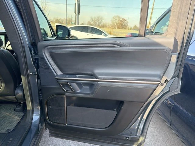 2024 Rivian R1S - Image 20 of 21