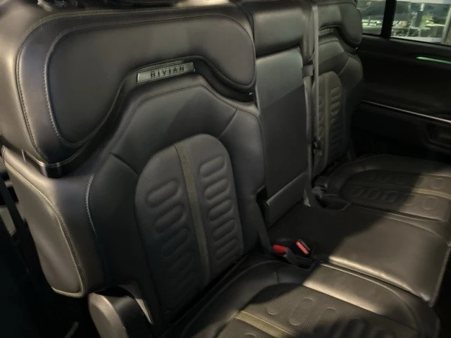 2024 Rivian R1S - Image 20 of 21