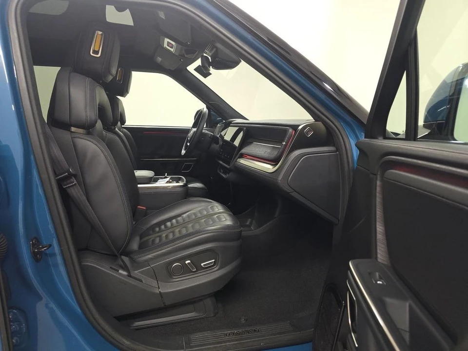 2024 Rivian R1T - Image 4 of 10