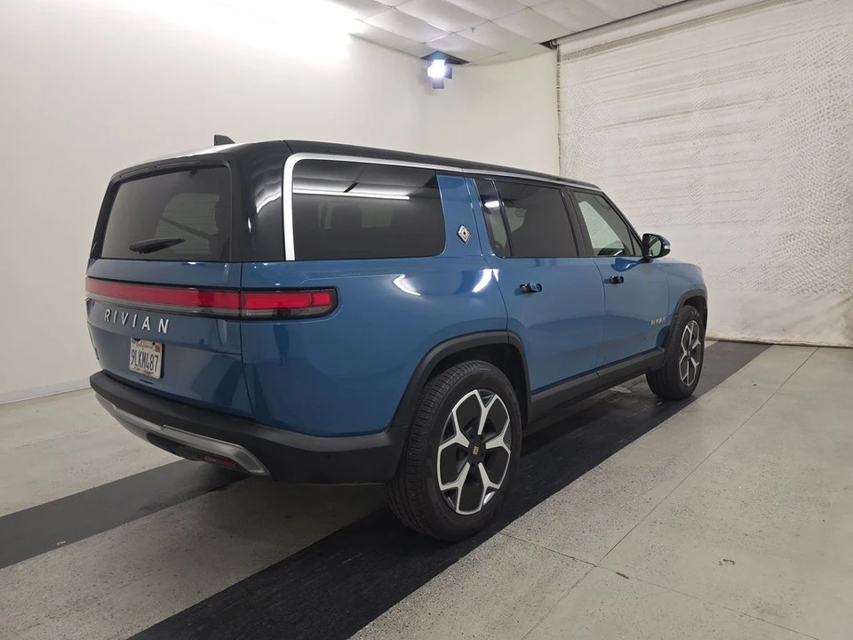 2024 Rivian R1T - Image 2 of 10