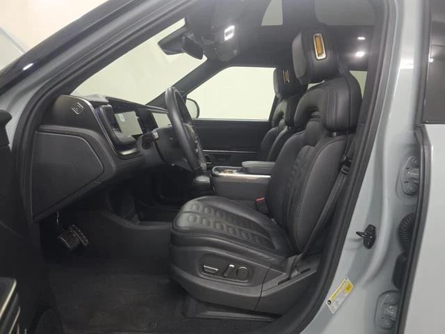2024 Rivian R1S - Image 4 of 6