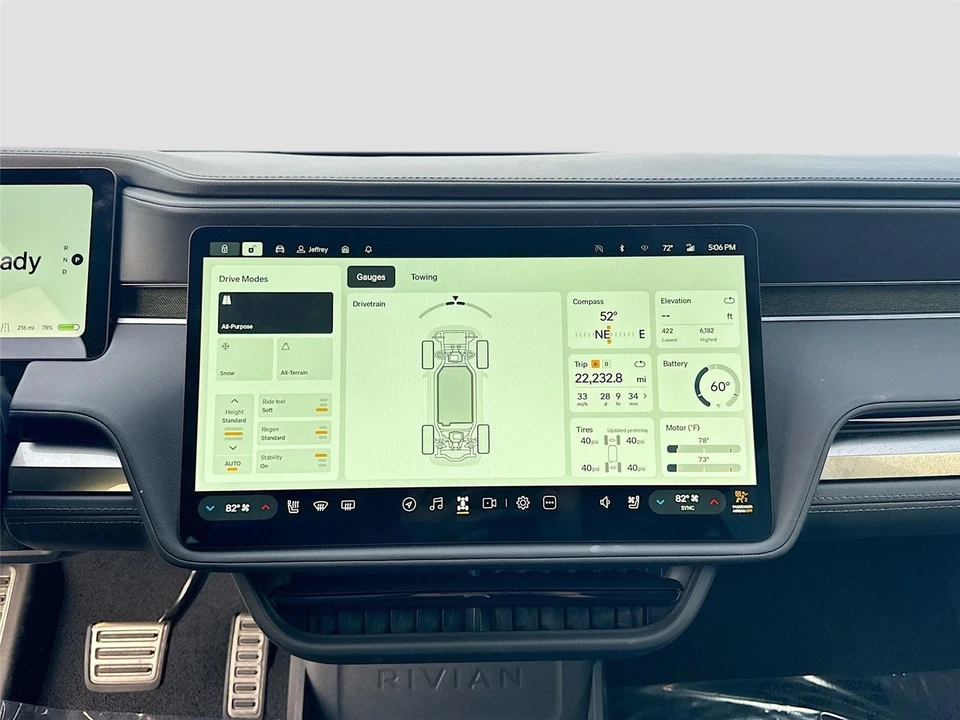 2024 Rivian R1S - Image 13 of 21