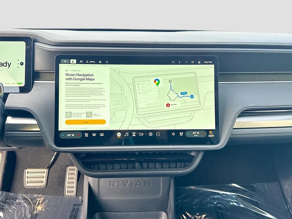 2024 Rivian R1S - Image 14 of 21