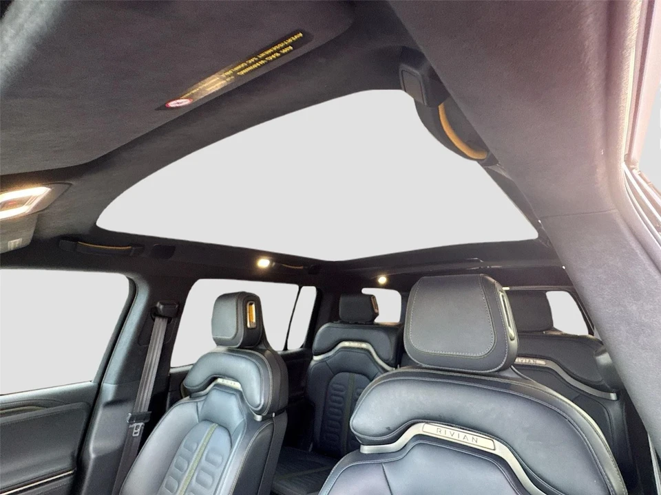 2024 Rivian R1S - Image 17 of 21