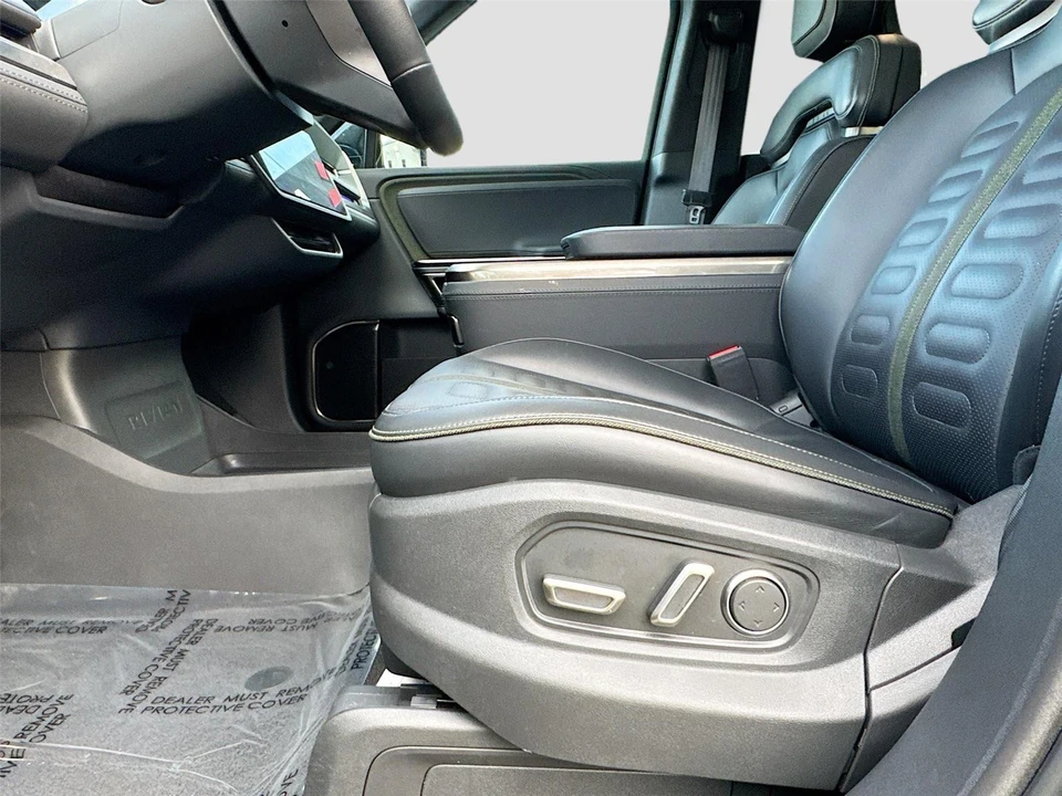 2024 Rivian R1S - Image 15 of 21