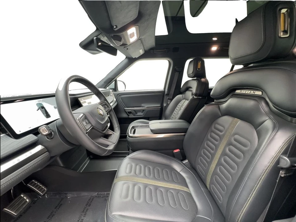 2024 Rivian R1T - Image 18 of 21