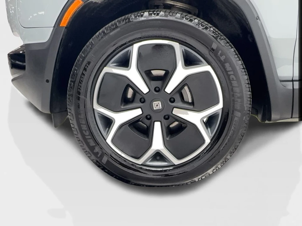 2024 Rivian R1T - Image 12 of 21