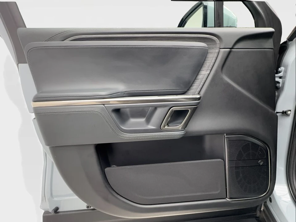 2024 Rivian R1T - Image 20 of 21