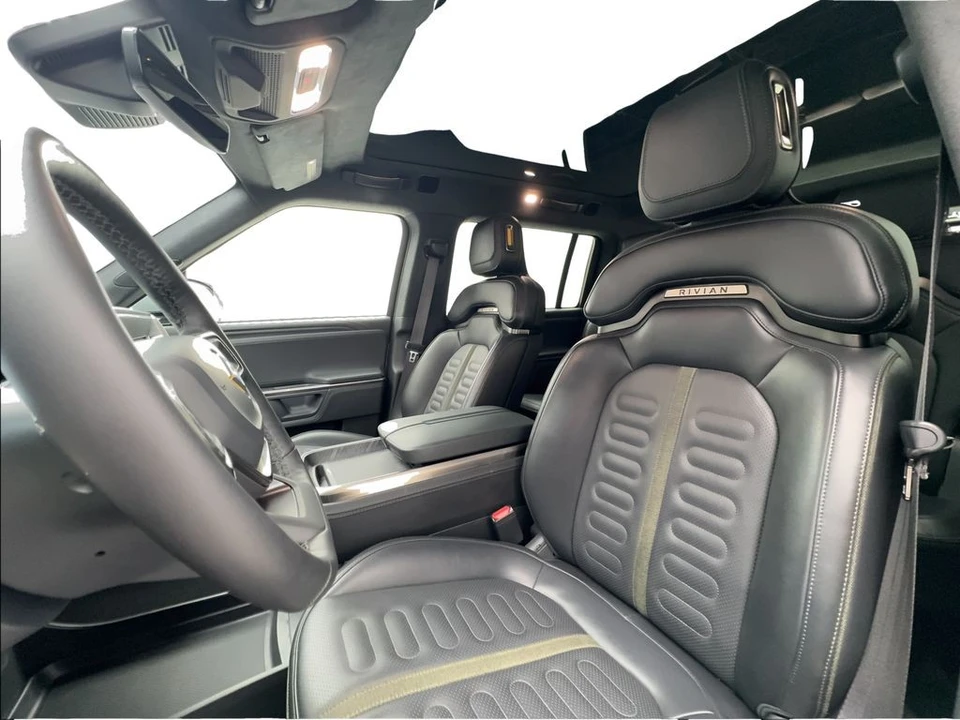 2024 Rivian R1T - Image 17 of 21
