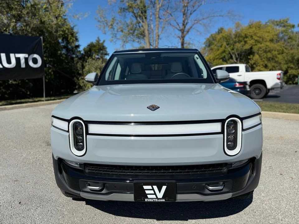 2024 Rivian R1S - Image 3 of 17