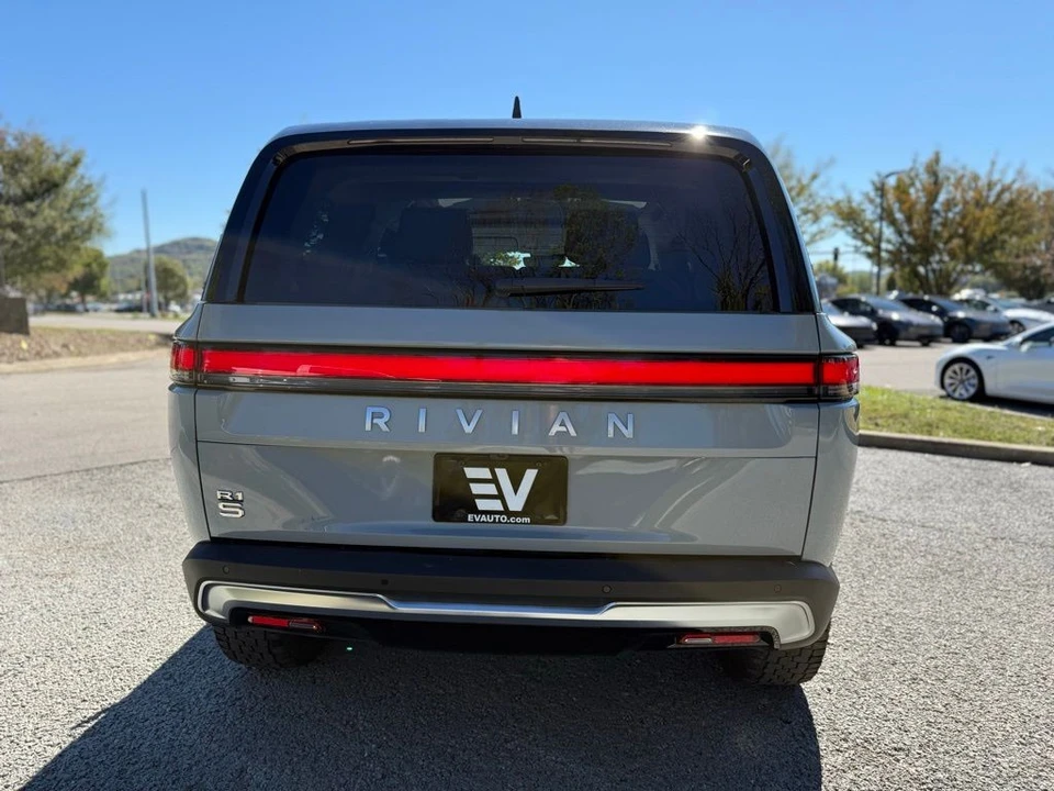 2024 Rivian R1S - Image 6 of 17