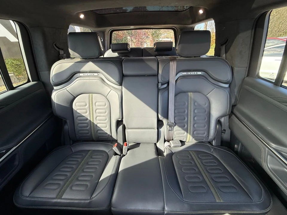 2024 Rivian R1S - Image 12 of 14