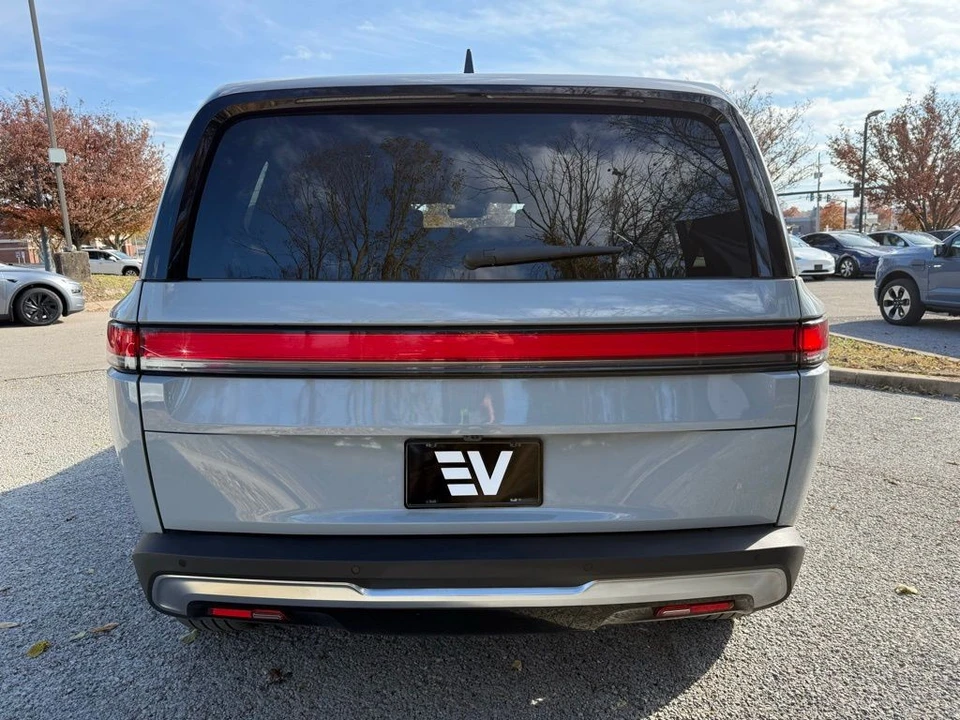 2024 Rivian R1S - Image 5 of 14
