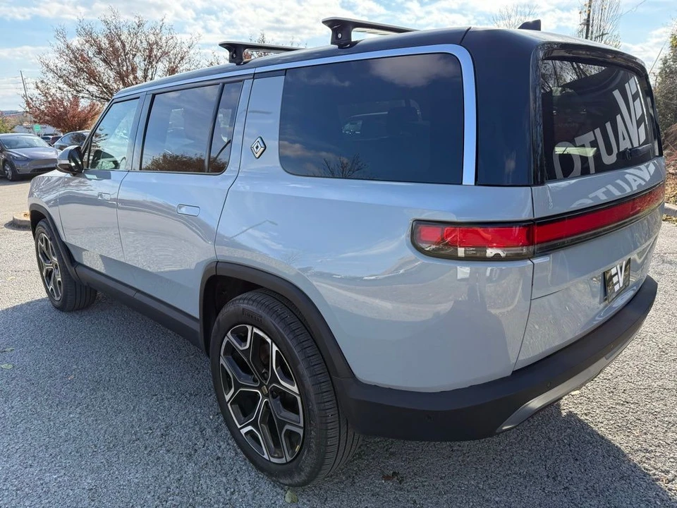 2024 Rivian R1S - Image 6 of 14
