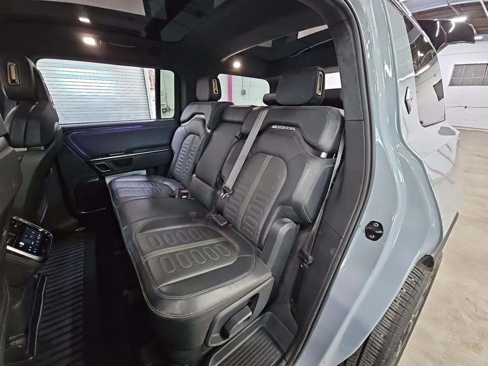 2024 Rivian R1S - Image 8 of 8