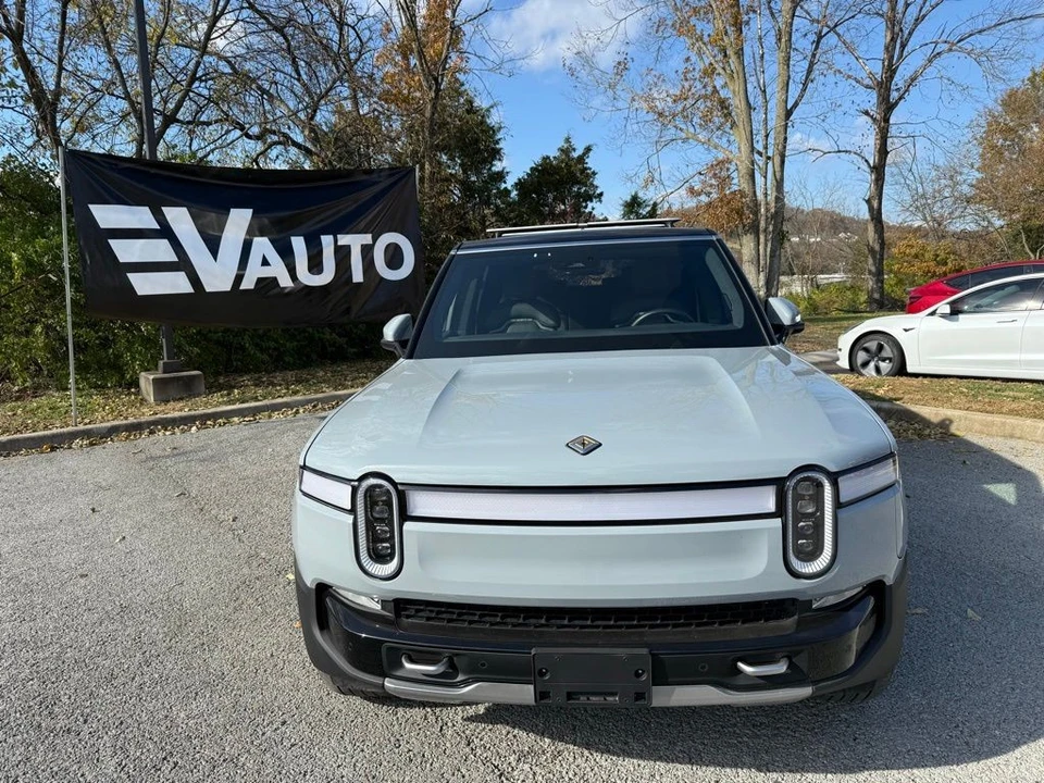 2024 Rivian R1S - Image 2 of 14