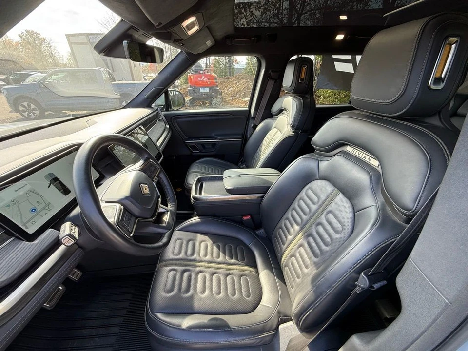 2024 Rivian R1S - Image 9 of 14