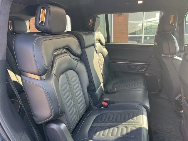 2024 Rivian R1S - Image 17 of 21