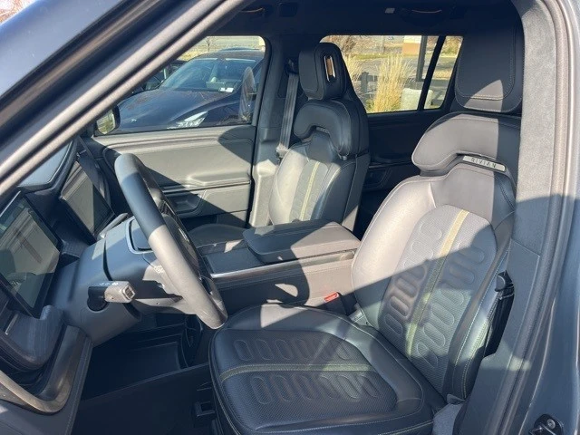 2024 Rivian R1S - Image 8 of 21