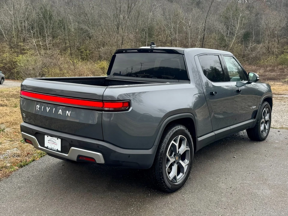 2024 Rivian R1T - Image 3 of 12
