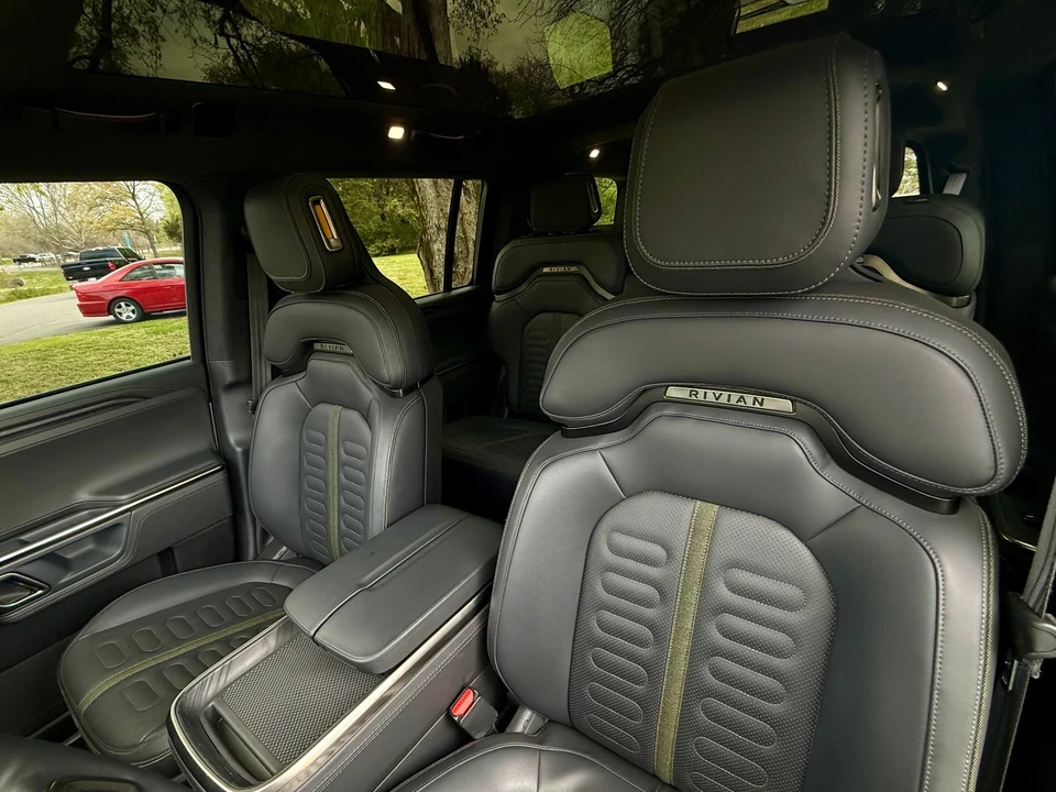2024 Rivian R1T - Image 10 of 21