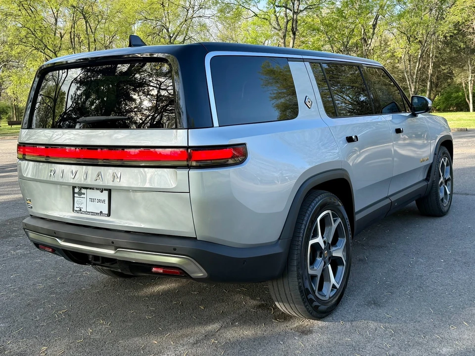2024 Rivian R1T - Image 3 of 21