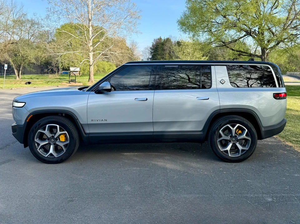 2024 Rivian R1T - Image 7 of 21