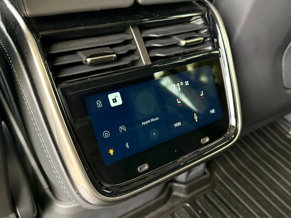 2024 Rivian R1T - Image 18 of 21