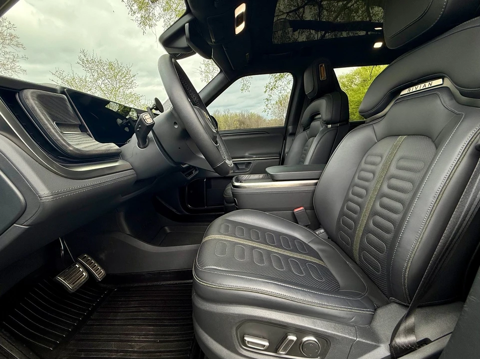 2024 Rivian R1T - Image 9 of 21