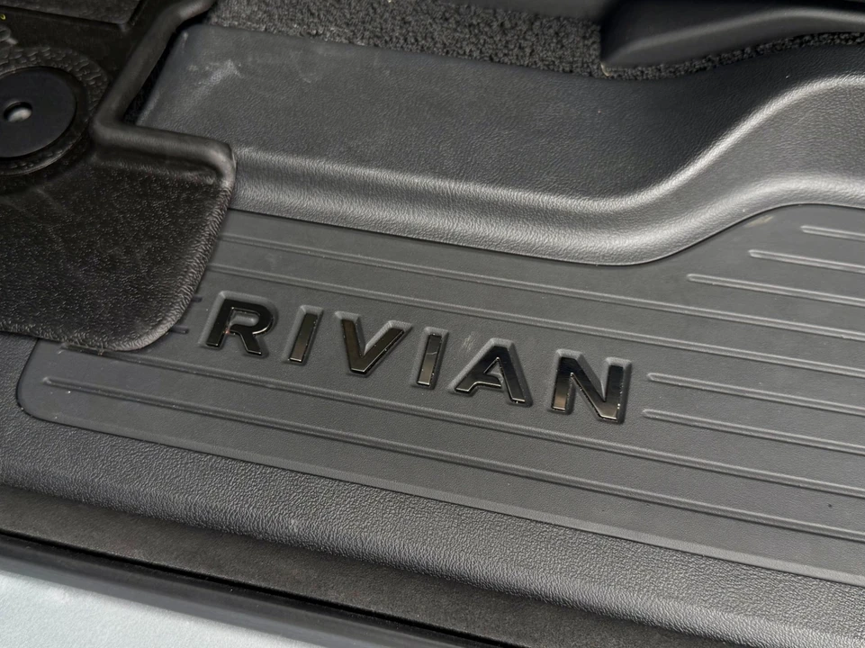 2024 Rivian R1T - Image 19 of 21