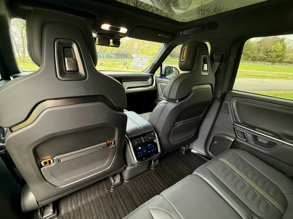 2024 Rivian R1T - Image 16 of 21
