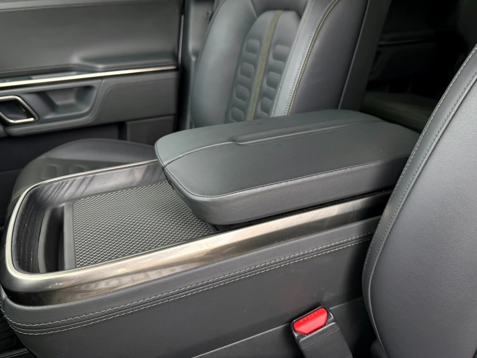 2024 Rivian R1T - Image 13 of 21