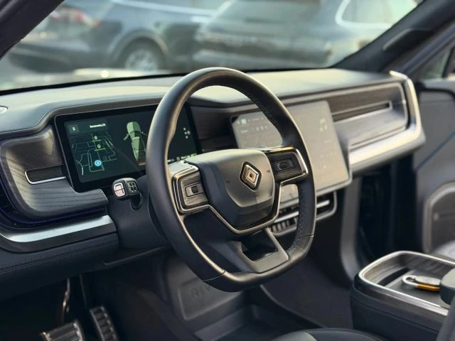 2024 Rivian R1S - Image 17 of 21