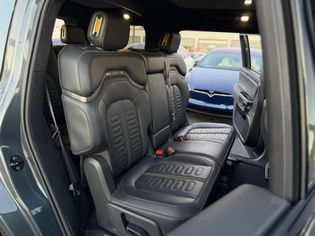 2024 Rivian R1S - Image 11 of 21