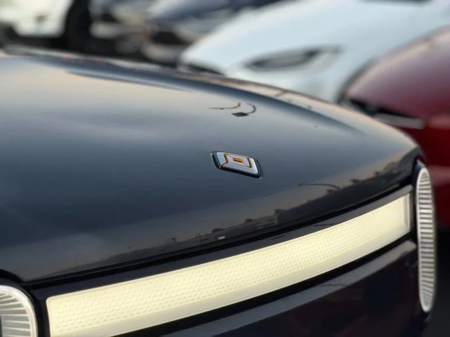2024 Rivian R1S - Image 6 of 21