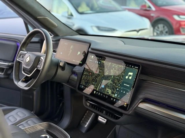 2024 Rivian R1S - Image 19 of 21