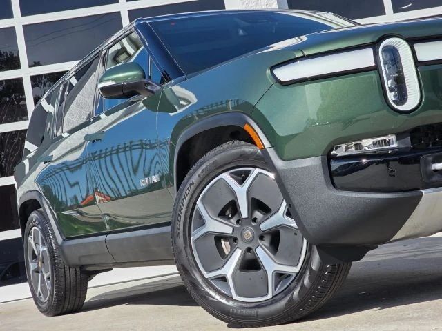 2024 Rivian R1S - Image 12 of 21