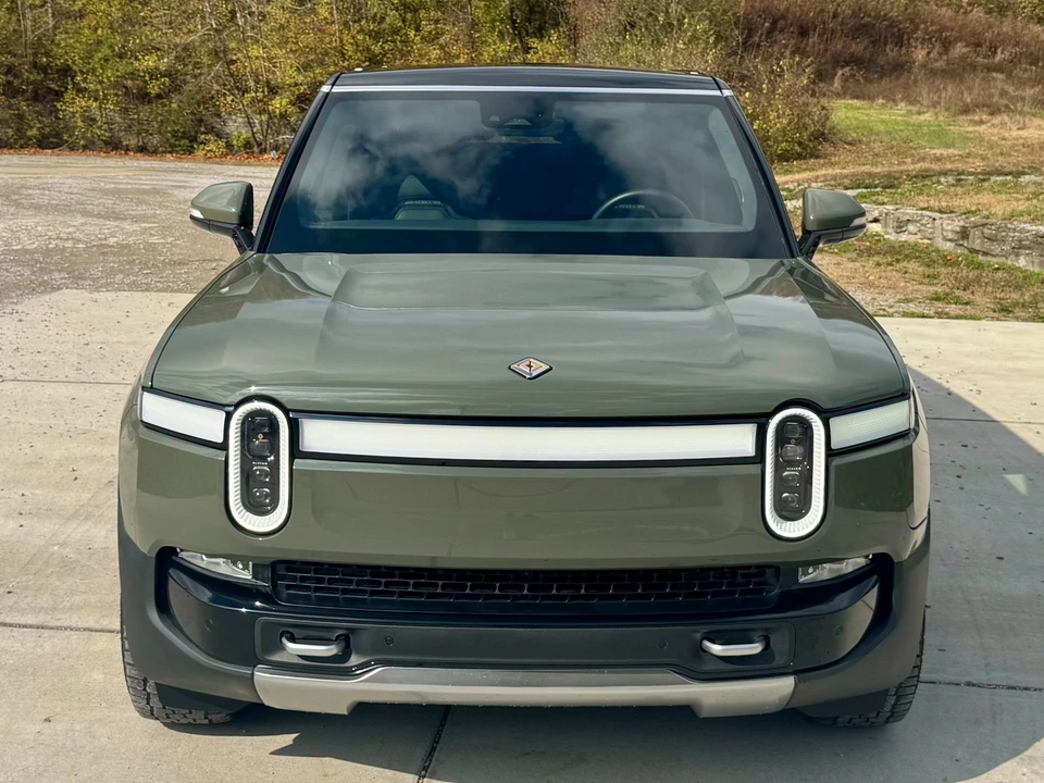 2024 Rivian R1S - Image 5 of 12