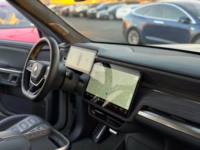 2024 Rivian R1S - Image 16 of 21